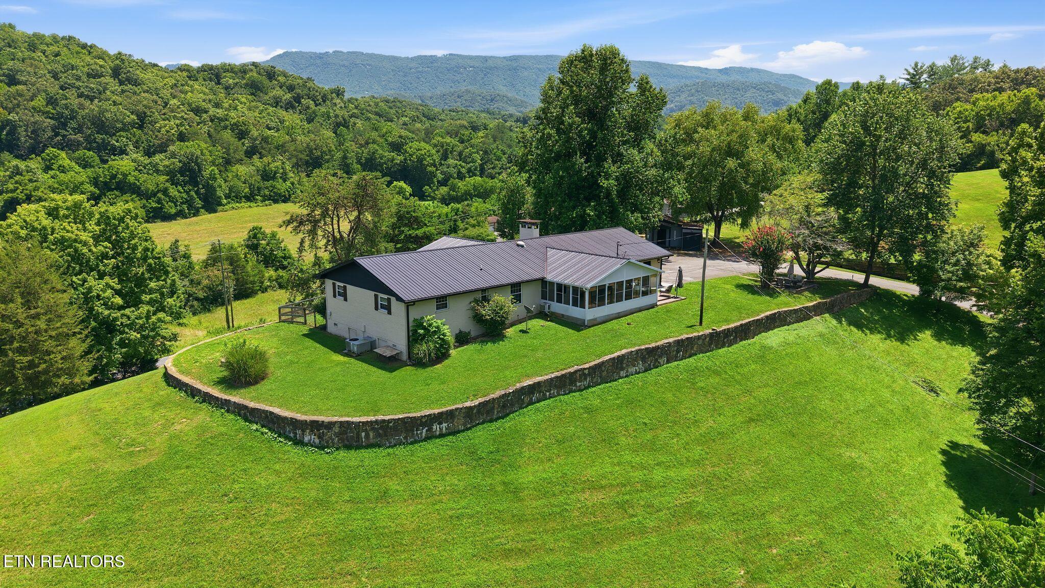 1317 Dupont Road Seymour, TN 37865 - Photo 4 of 60 Hilltop Estate