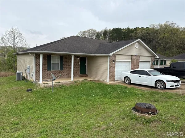 $250,000 | 21074 Honest Lane, Unit A & B, St. Robert, MO 65584