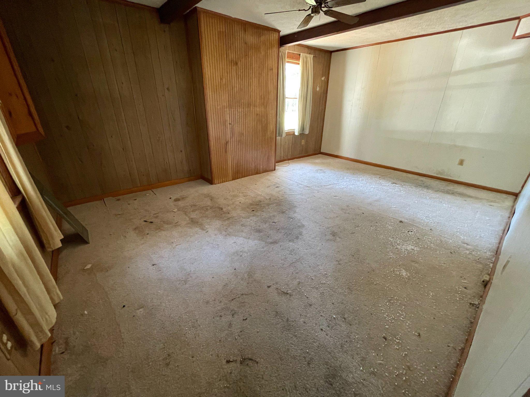 1113 Taylors Island Road Madison, MD 21648 - Photo 22 of 35 Living room