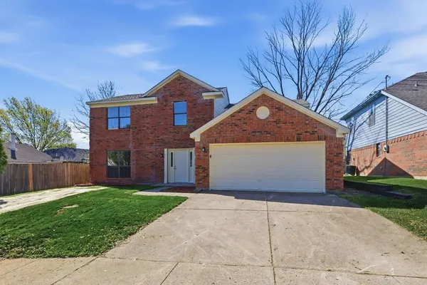 $329,900 | 610 Squaw Creek Court, Arlington, TX 76018