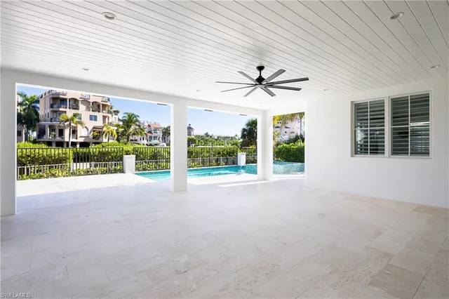 a view of a garden area