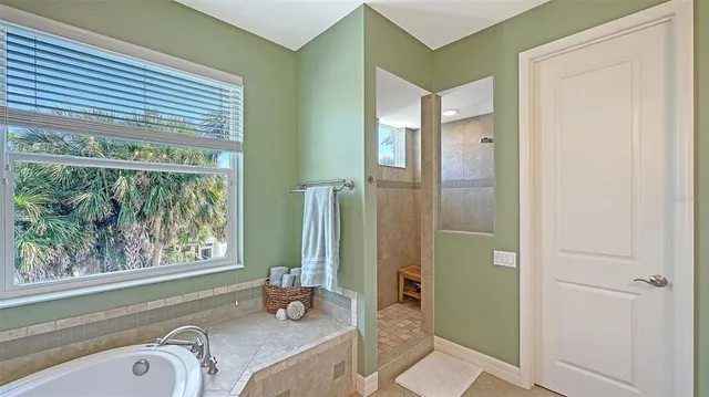 $1,595,000 | 5201 Avenida Del Mare, Sarasota, FL 34242