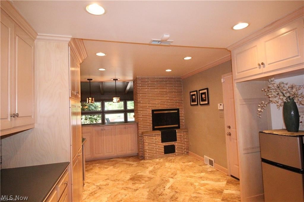 1806 Windsor Road Northeast Massillon, OH 44646 - Photo 13 of 35 Gallery Image 13