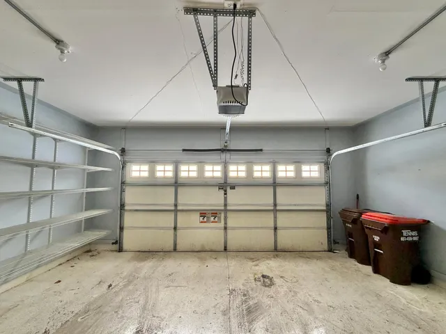 $2,150 | 7601 11th Street North, Oakdale, MN 55128