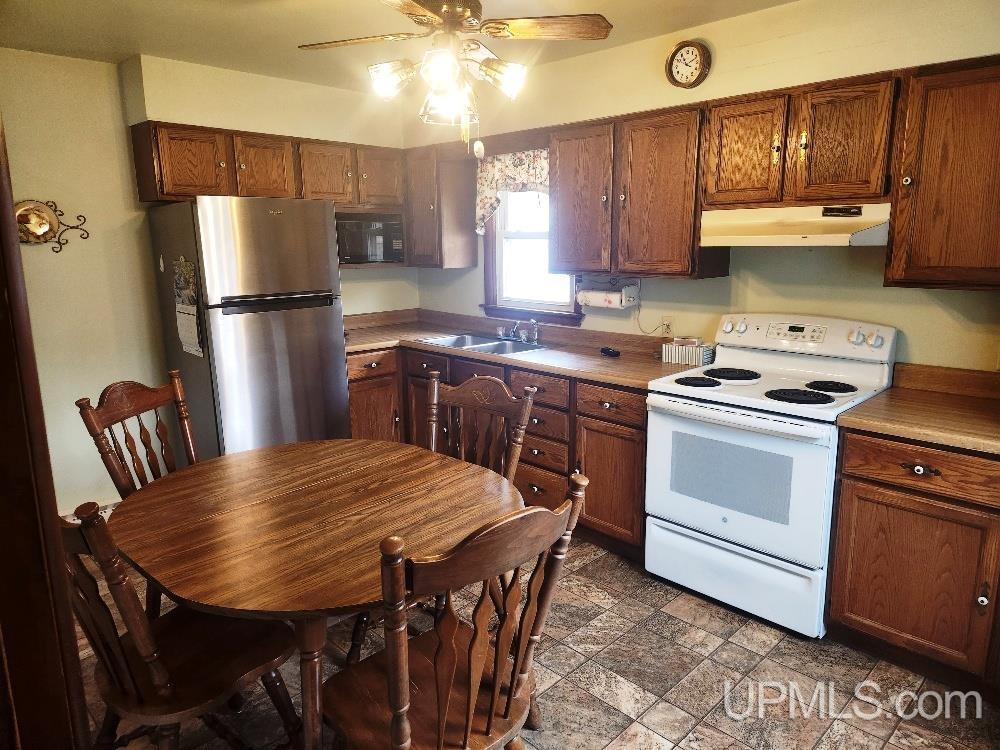 77 Nowicki Road Gaastra, MI 49927 - Photo 3 of 50