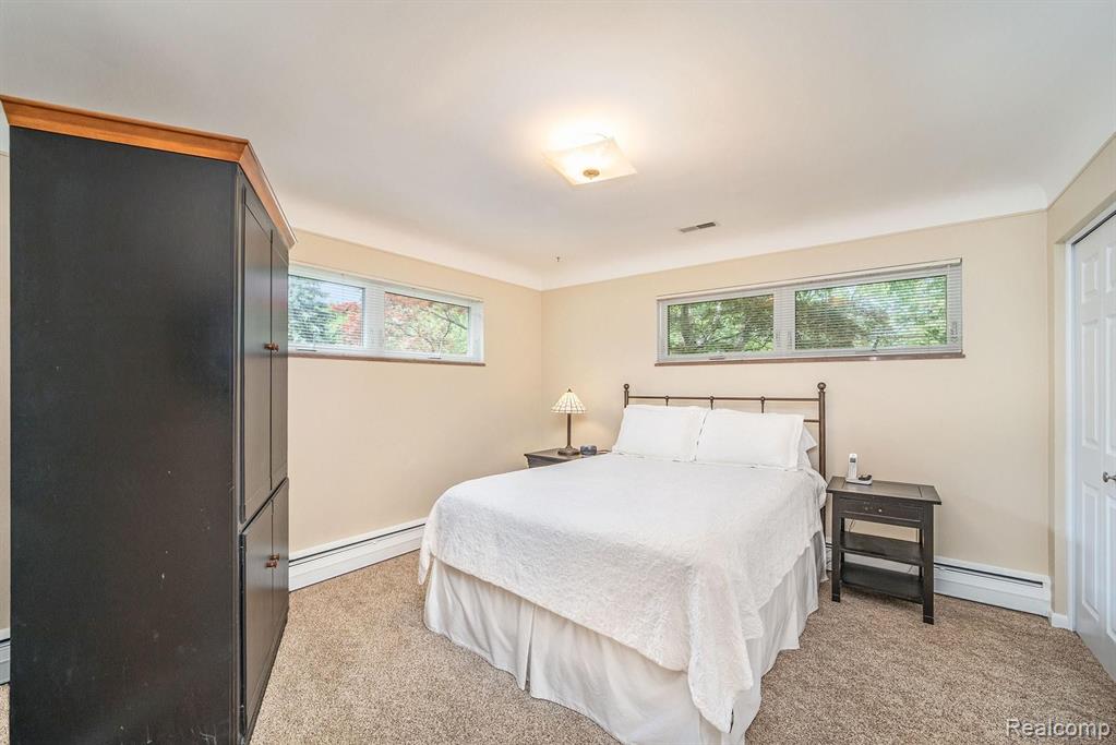 2252 Devonshire Road Bloomfield Hills, MI 48302 - Photo 16 of 40