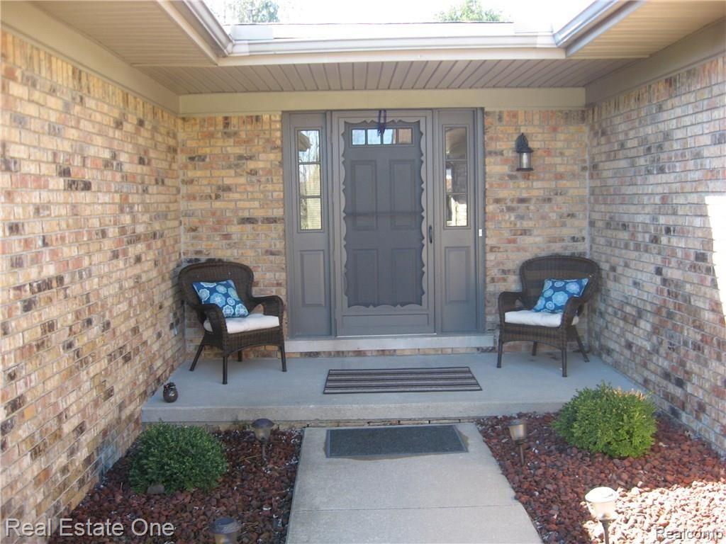6985 Longwood Road Canton, MI 48187 - Photo 2 of 30 IMG_1564.JPG