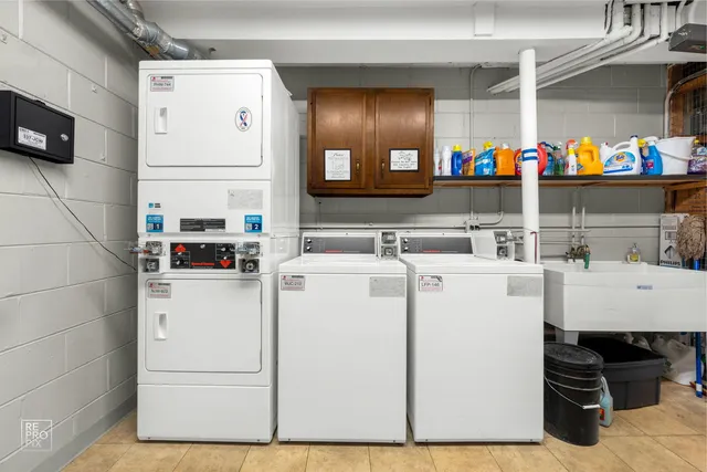 $239,900 | 81 6th Avenue, Unit 202, La Grange, IL 60525