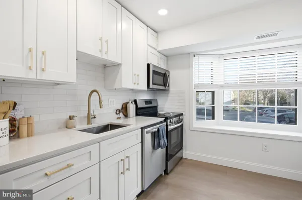 $2,950 | 6449 Birch Leaf Court, Burke, VA 22015