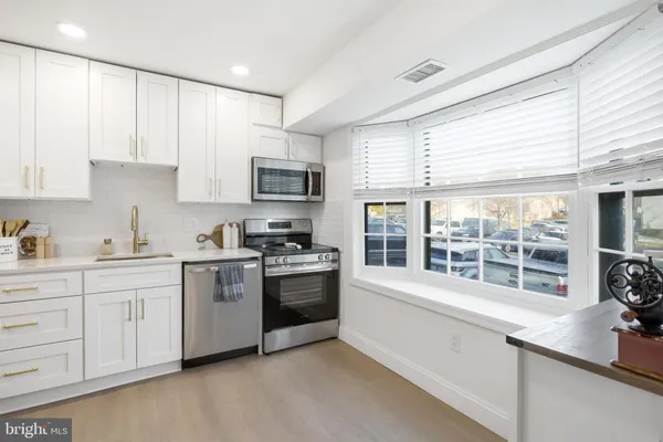 $2,950 | 6449 Birch Leaf Court, Burke, VA 22015