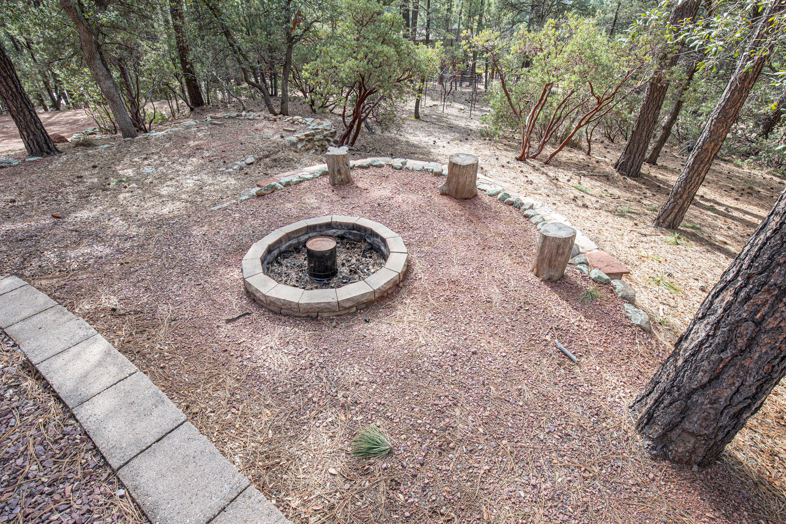 423 Meadow Way Payson, AZ 85541 - Photo 36 of 38 fire pit