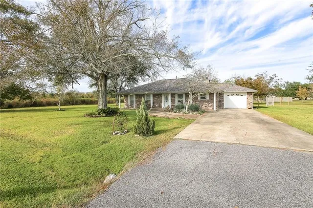 $199,900 | 910 Oak Lane, Hackberry, LA 70645