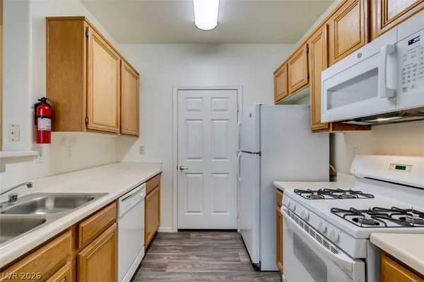 $1,315 | 7143 South Durango Drive, Unit 205, Las Vegas, NV 89113