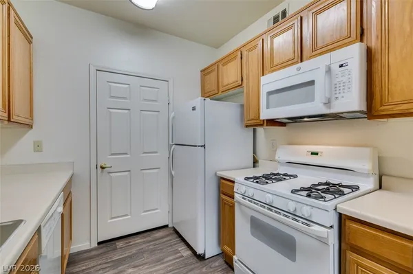 $1,200 | 7143 South Durango Drive, Unit 205, Las Vegas, NV 89113