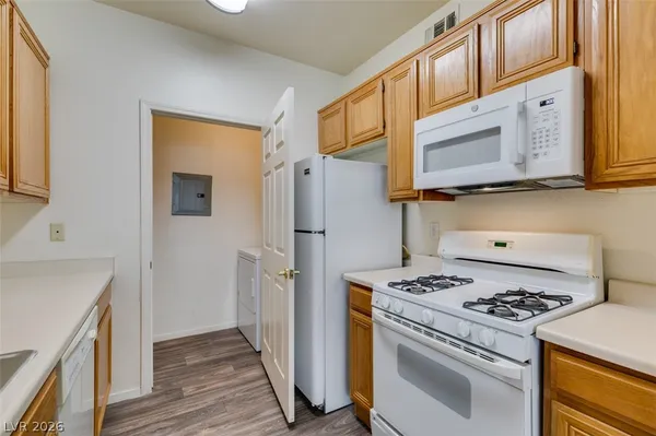 $1,315 | 7143 South Durango Drive, Unit 205, Las Vegas, NV 89113