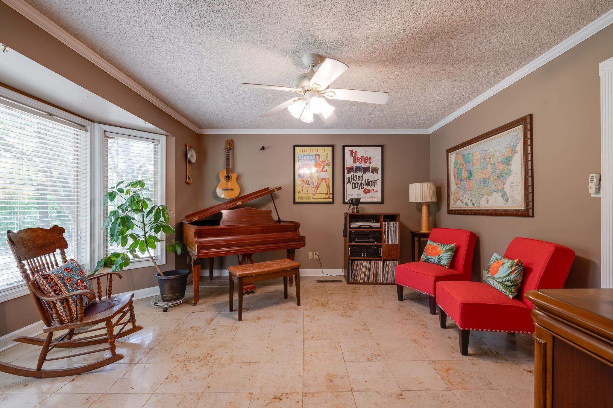 167 Ericson Road Memphis, TN 38018 - Photo 7 of 36 Marble tile floors and a bright bay window seat