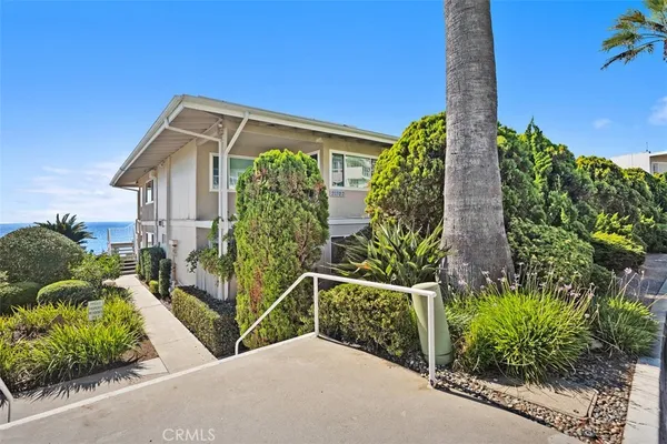 $6,900 | 21702 Ocean Vista Drive, Unit B, Laguna Beach, CA 92651