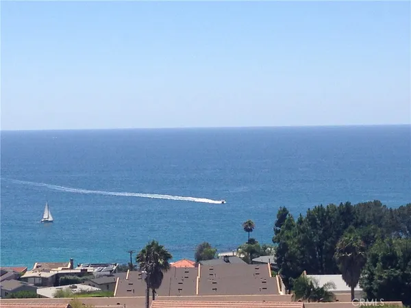$6,900 | 21702 Ocean Vista Drive, Unit B, Laguna Beach, CA 92651