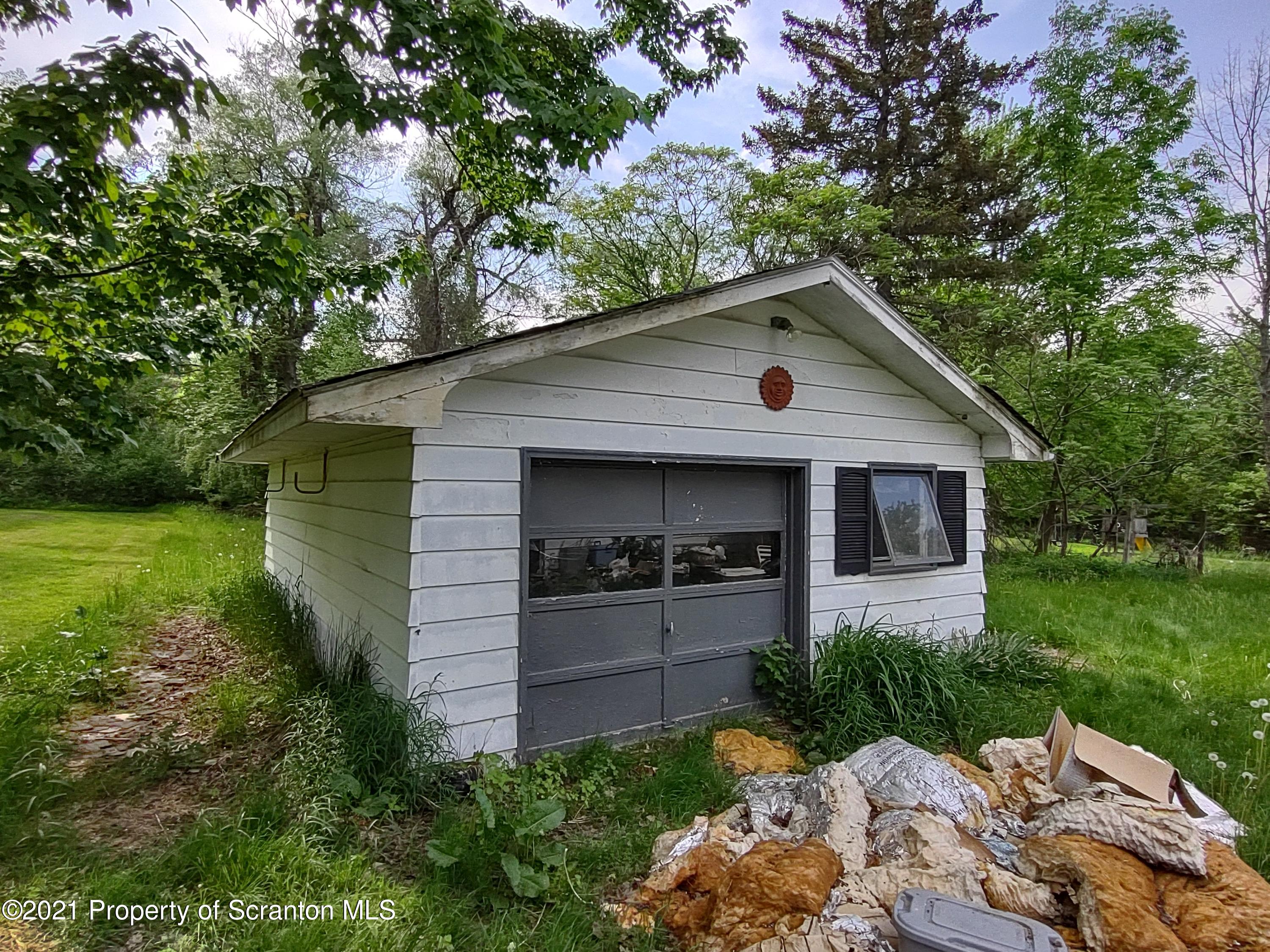 4 Sleepy Hollow Road Waymart, PA 18472 - Photo 12 of 13 Gallery Image 12