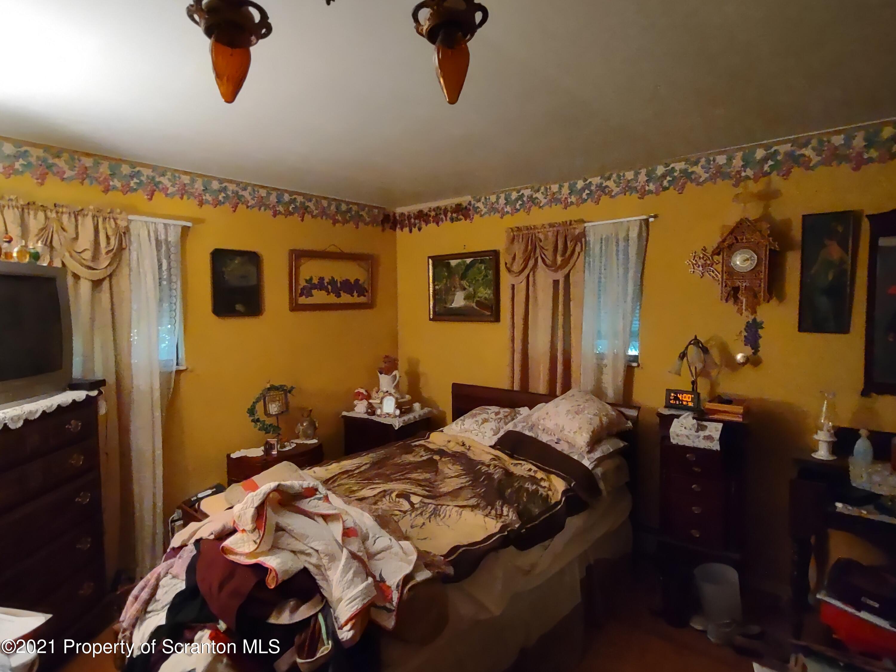 4 Sleepy Hollow Road Waymart, PA 18472 - Photo 4 of 13 Gallery Image 4