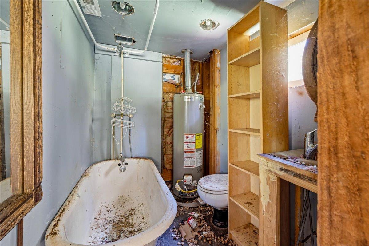 19643 Sages Road Nevada City, CA 95959 - Photo 32 of 39 a bathroom with a sink toilet and shower