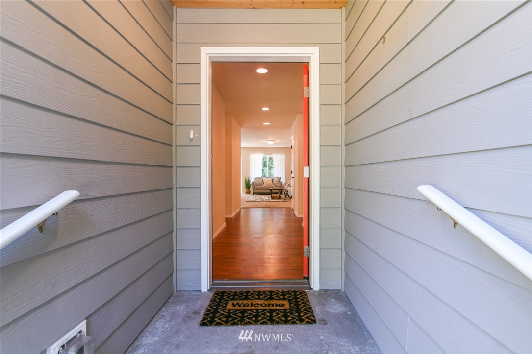 37326 Olympic View Road Northeast Hansville, WA 98340 - Photo 4 of 29 Gallery Image 4