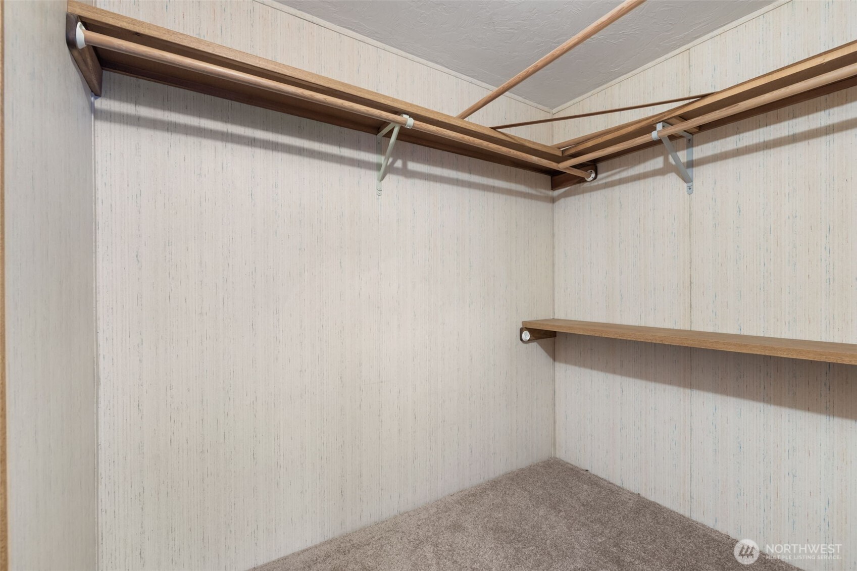 836 Harman Way South, Unit 33 Orting, WA 98360 - Photo 15 of 30 a view of a rack on the wall