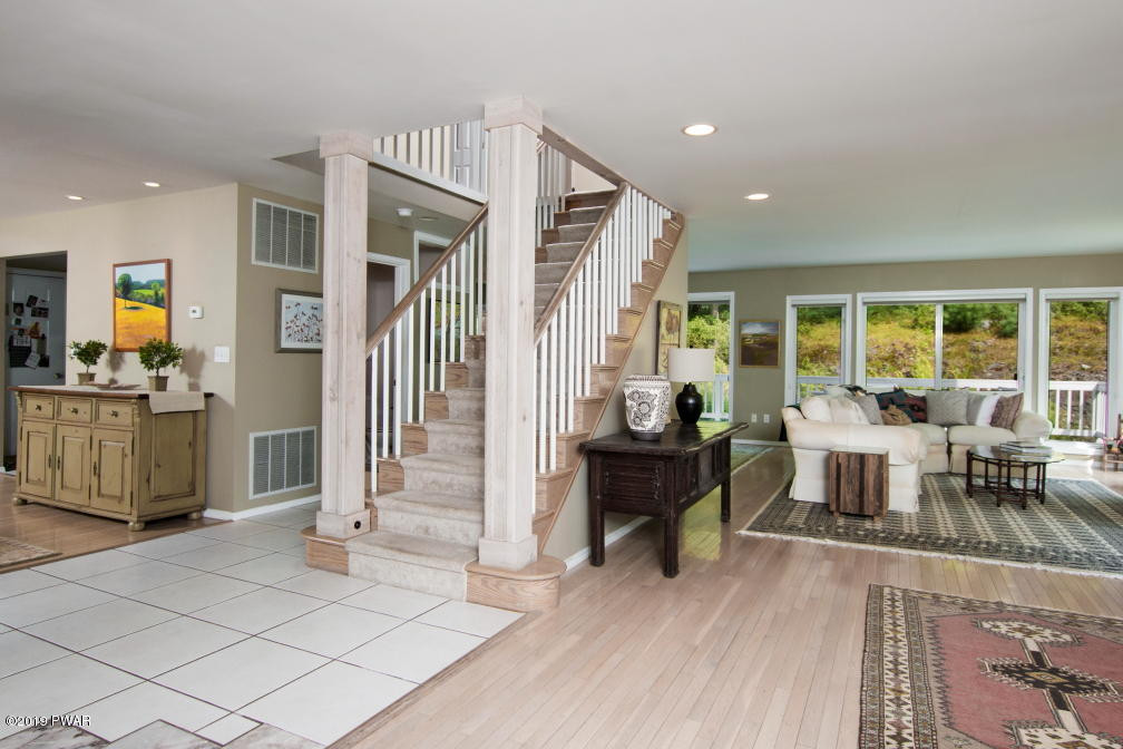 111 Old Farm Road Milford, PA 18337 - Photo 10 of 38 111 Old Farm Rd10