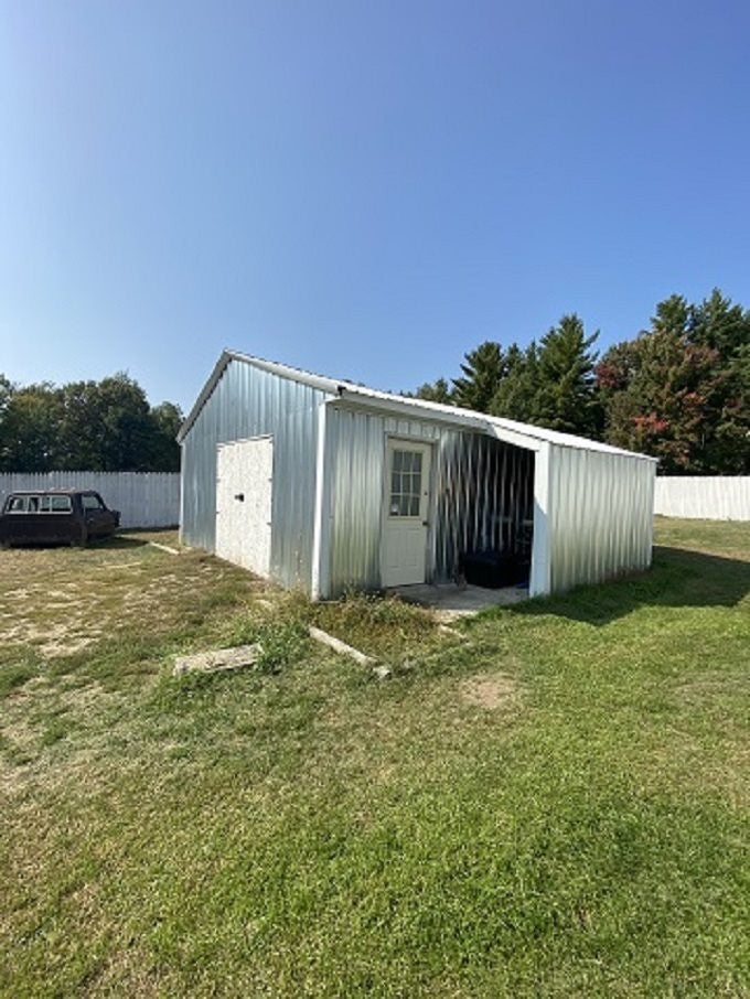 1129 North Roscommon Road Roscommon, MI 48653 - Photo 44 of 48 Gallery Image 44