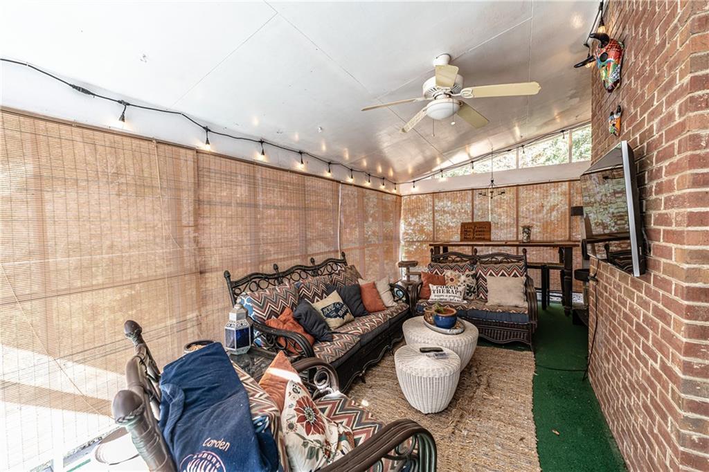 36 Saddle Mountain Road Southeast Rome, GA 30161 - Photo 26 of 42 a living room with furniture