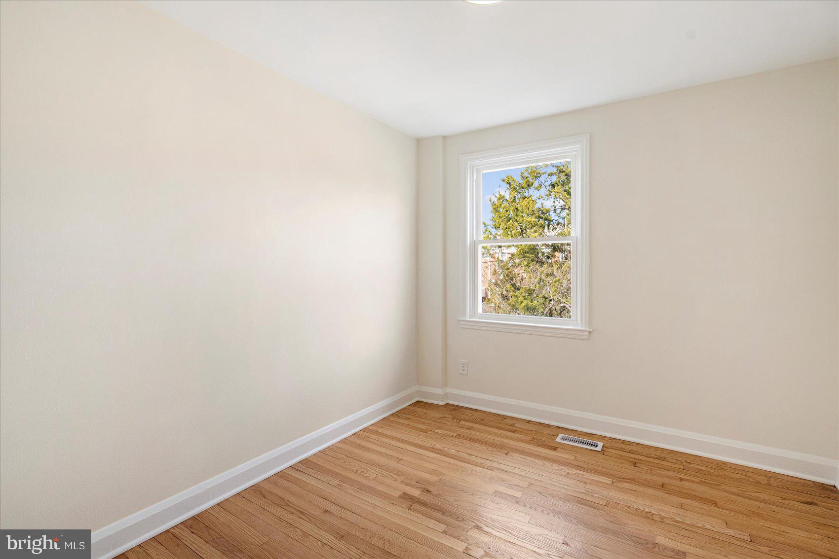 1542 Kennewick Road Baltimore, MD 21218 - Photo 27 of 44