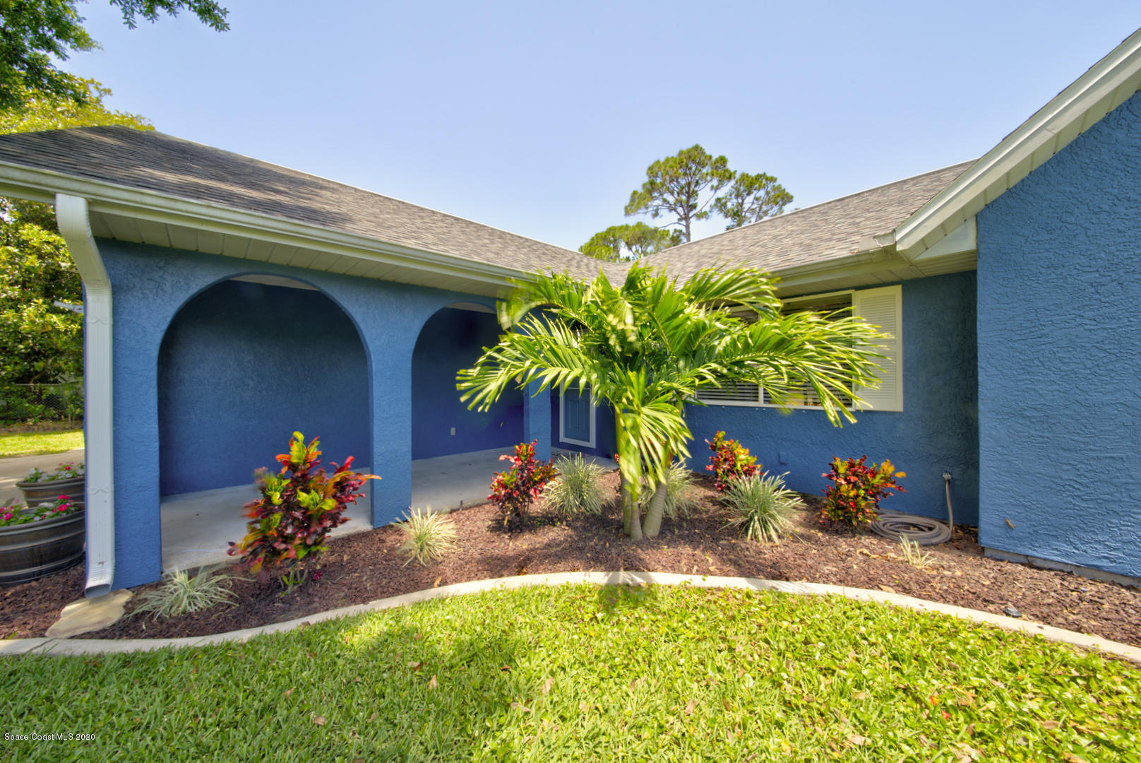 6421 Hunt Road Cocoa, FL 32927 - Photo 8 of 64 front landscaping