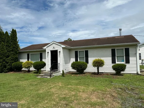 $205,000 | 3 Delaware Avenue, Delmar, DE 19940