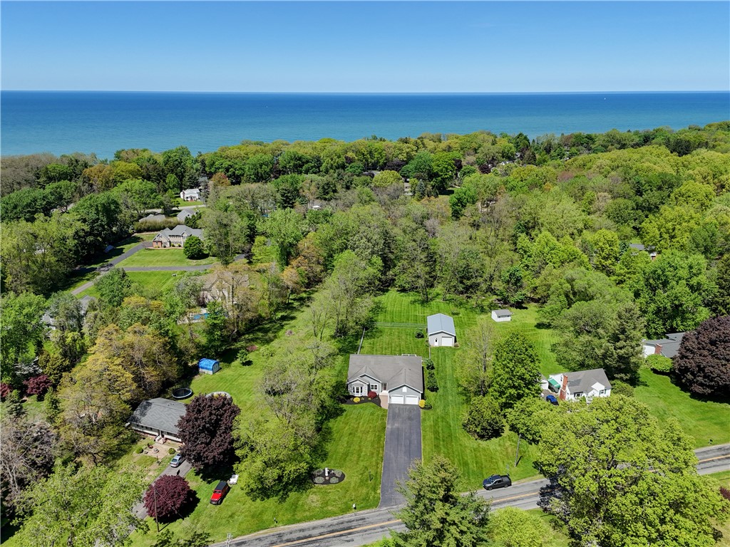 472 Vosburg Road Webster, NY 14580 - Photo 7 of 50