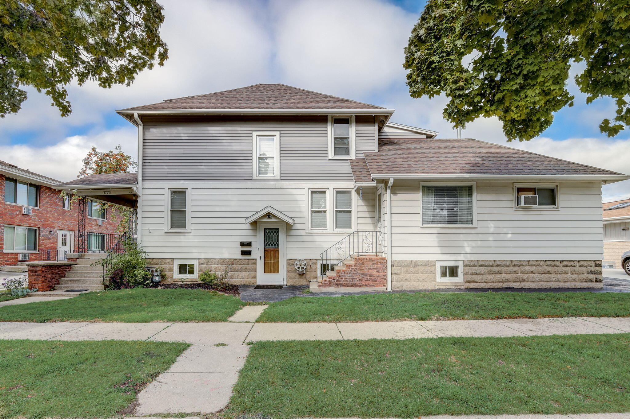 2-web-or-mls-S 98th St-002