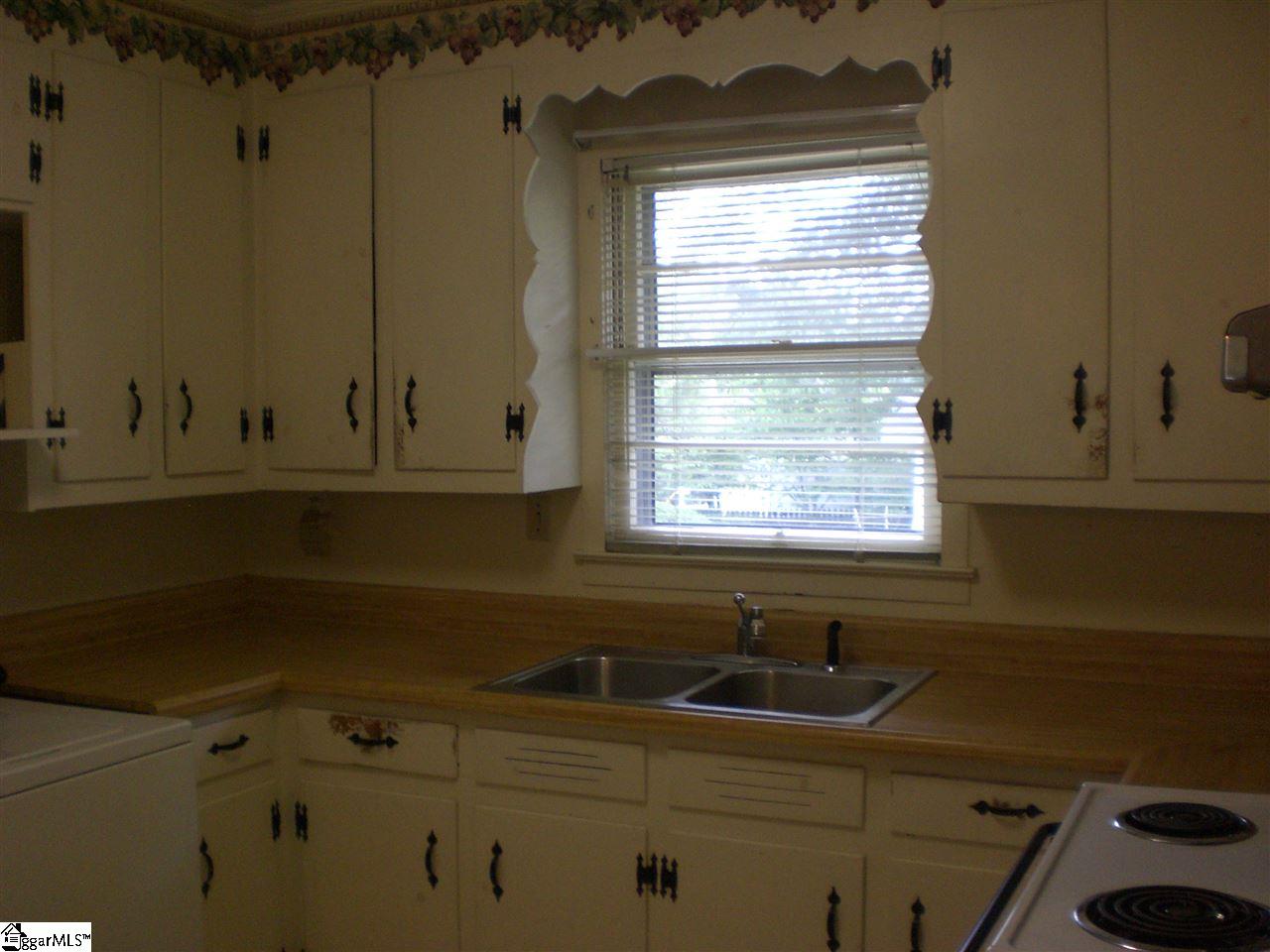 1701 West Parker Road Greenville, SC 29617 - Photo 9 of 25 Gallery Image 9