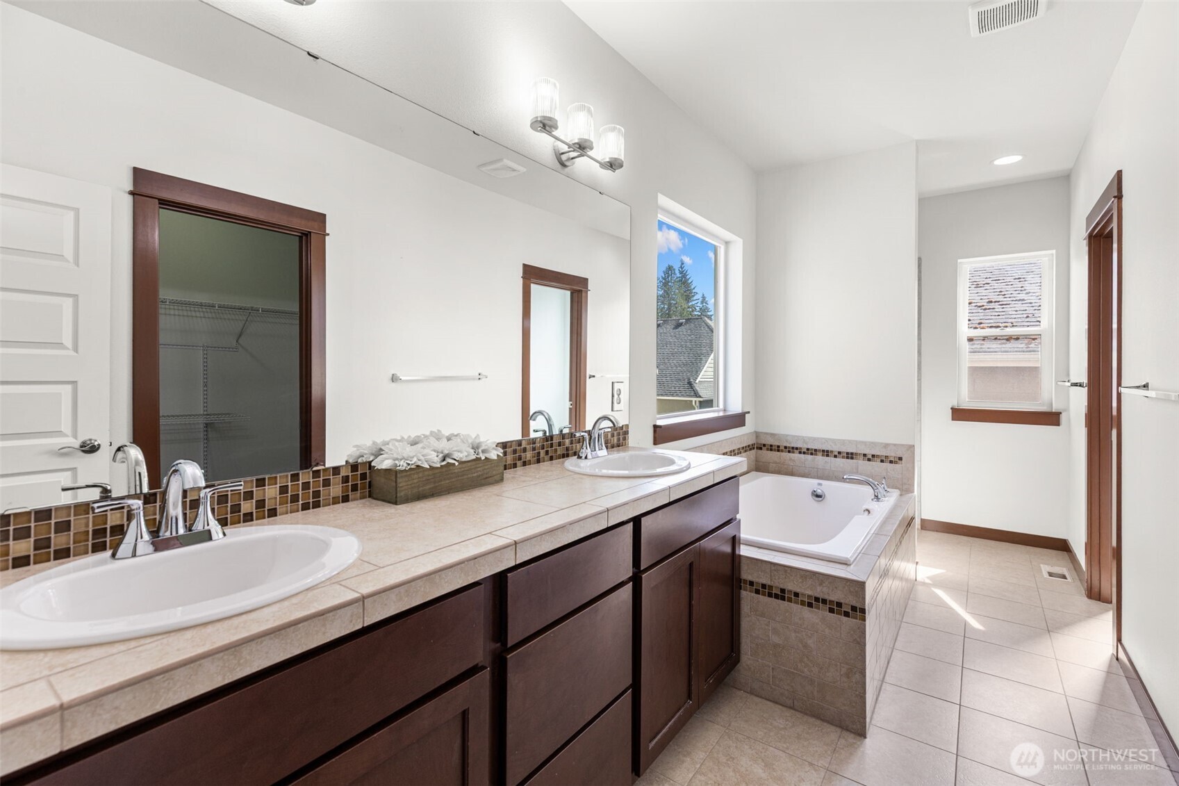 303 202nd Place Southeast Bothell, WA 98012 - Photo 19 of 36