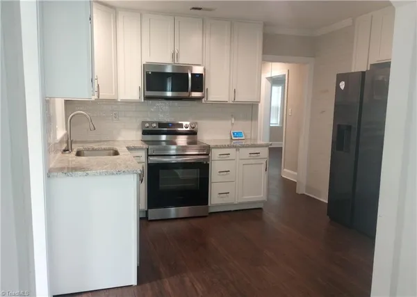 $1,350 | 419 West Vandalia Road, Greensboro, NC 27406