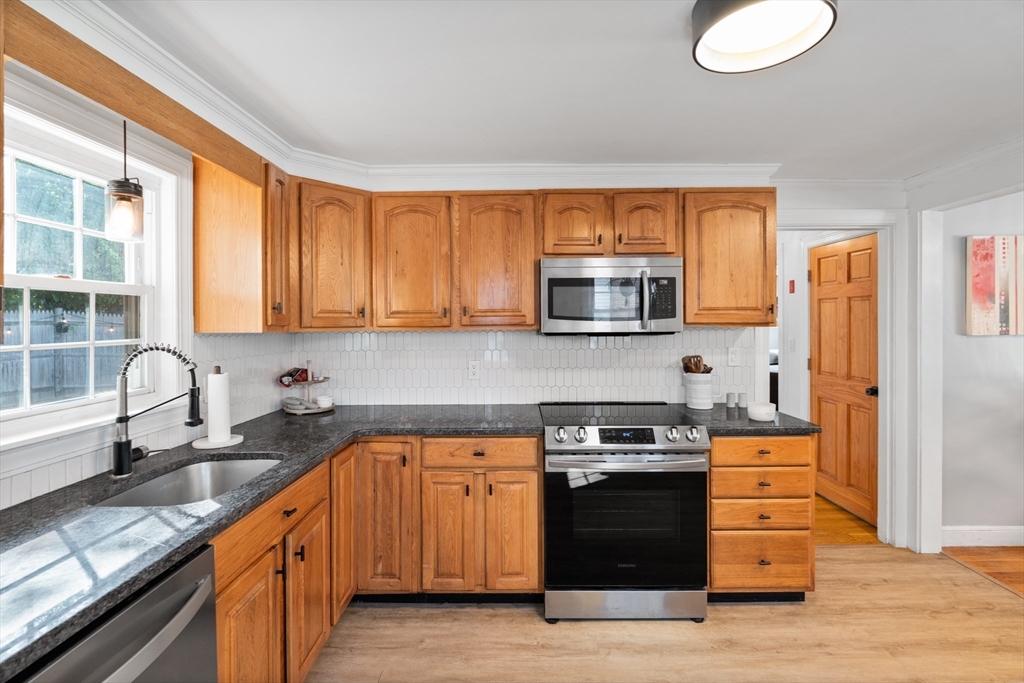5 Cedar Brook Road Lynn, MA 01904 - Photo 9 of 22 Gallery Image 9
