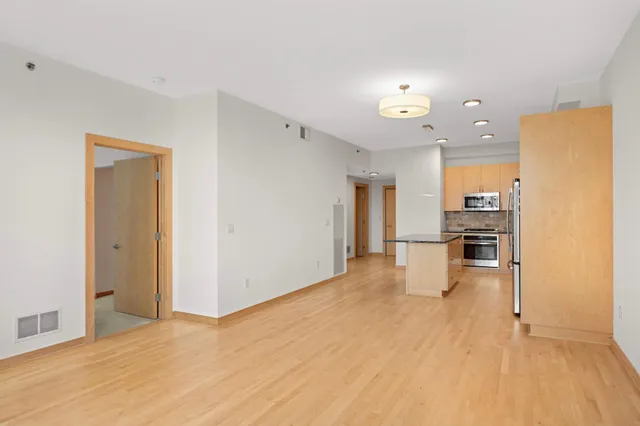 $435,000 | 1240 South 2nd Street, Unit 723, Minneapolis, MN 55415