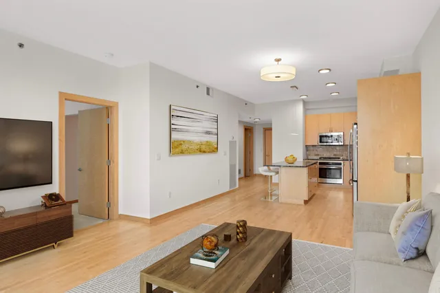 $435,000 | 1240 South 2nd Street, Unit 723, Minneapolis, MN 55415