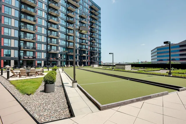 $435,000 | 1240 South 2nd Street, Unit 723, Minneapolis, MN 55415