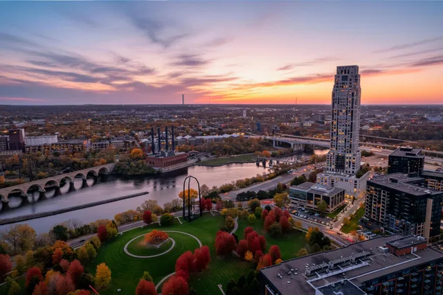 $435,000 | 1240 South 2nd Street, Unit 723, Minneapolis, MN 55415