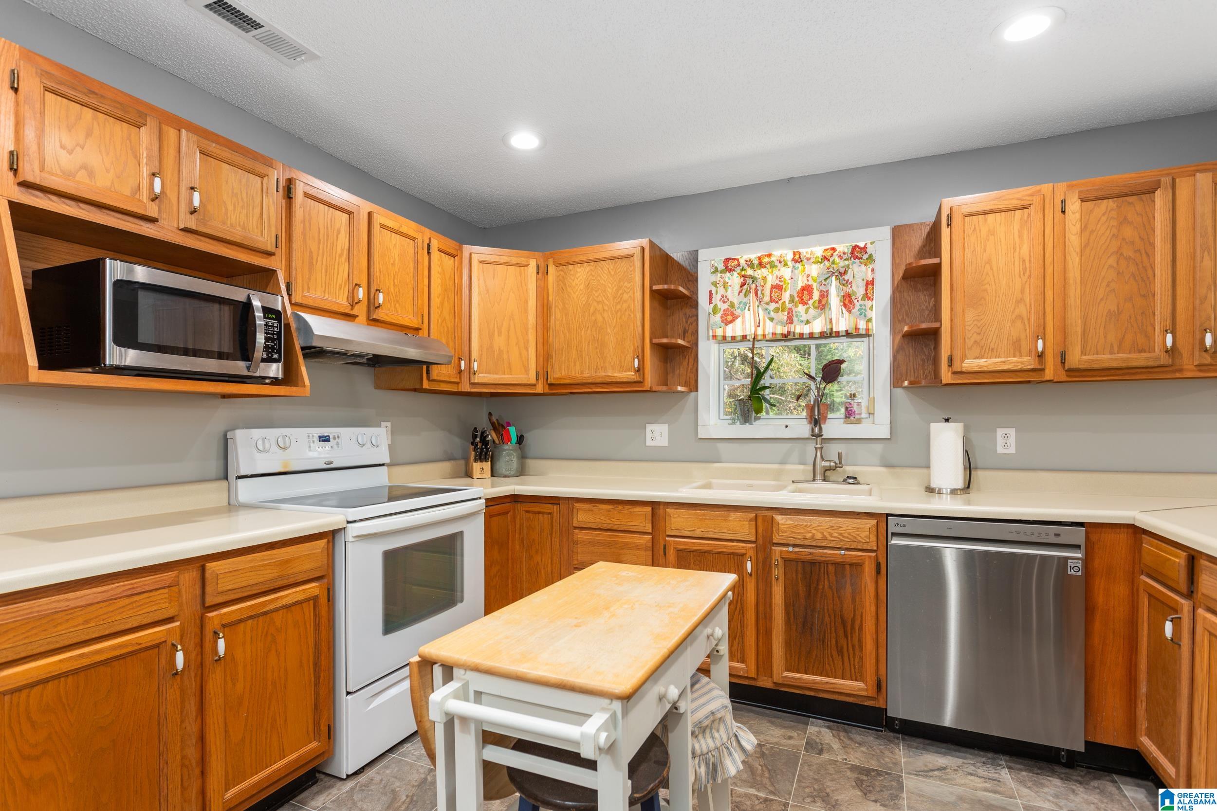 520 Myers Road Odenville, AL 35120 - Photo 14 of 38