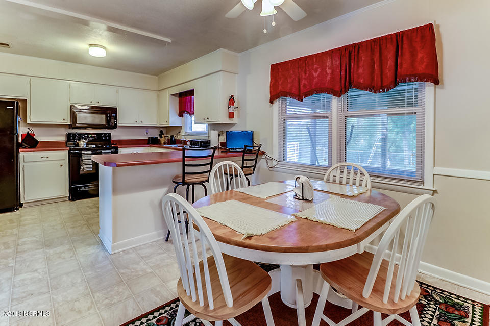 4621 Trafalgar Road Wilmington, NC 28405 - Photo 8 of 32 IMG_3424And8more