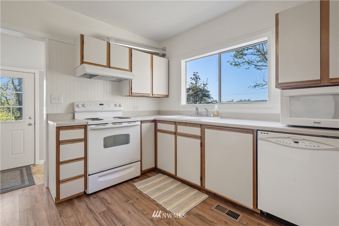6903 Kickerville Road Ferndale, WA 98248 - Photo 35 of 39