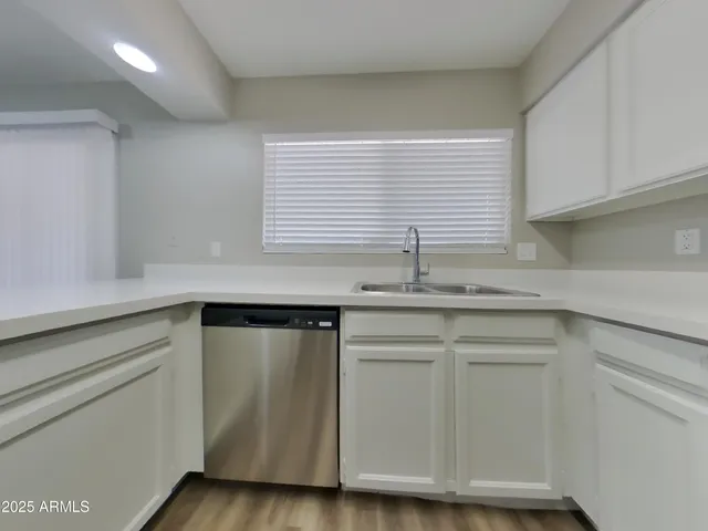 $2,019 | 1128 West Hermosa Drive, Tempe, AZ 85282