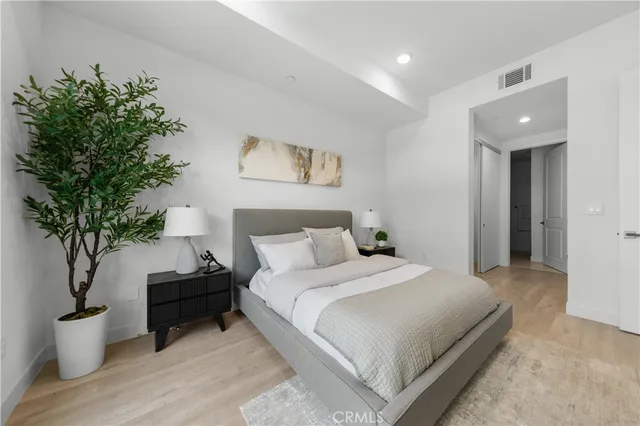 $908,500 | 168 South Monterey Street, Unit 410, Alhambra, CA 91801