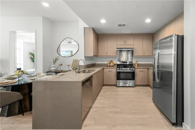 $908,500 | 168 South Monterey Street, Unit 410, Alhambra, CA 91801