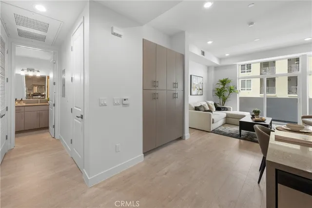 $908,500 | 168 South Monterey Street, Unit 410, Alhambra, CA 91801